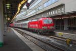 In Stockholm Central wartet der Schnellzug nach Malmö mit direkten Waggons nach Berlin auf Abfahrt.