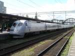 Hochgeschwindigkeitszug X2 546 Malm - Stockholm Centraal der SJ am 09.07.2007 um 17.27 Uhr im Bahnhof Lund.