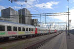 Noch ein Blick auf den Bahnhof Malmö C und den Schnellzug nach Stockholm. Die Waggons liefen früher bei der Deutschen Bundesbahn. 21. August 2021.