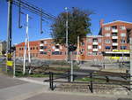 Entweder über den Zugang von der Straße oder diesem Bahnübergang gelangt man in Ystad nach Gleis 4.Aufgenommen am 18.September 2020.