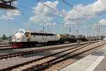 Lok 92 74 2041 105-4 der Railcar mit Zug  steht am 26.