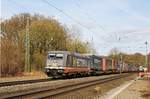 Hector Rail 241 003  Organa  ist am 15.03.17 in Vehrte mit einem KLV-Zug in Richtung Osnabrück unterwegs.