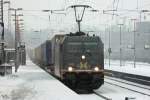 241.007 bei der Durchfahrt in Recklinghausen Hbf. 5.12.2010