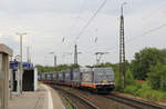 Hector Rail 241 007 wurde am 13. Juli 2016 in Krefeld-Hohenbudberg fotografiert.
Der Zug hat in wenigen hundert Metern seinen Zielbahnhof Krefeld-Uerdingen erreicht.