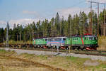 21.Mai 2007, Güterzug bei Luleå mit drei Lokomotiven der Baureihe GC Rc4 der Green Cargo, Lok 1176 führt.