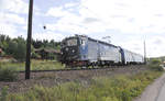 SJ Rc6 1341 auf der Strecke zwischen Leksand und Borlänge in Dalarna.