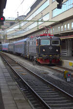 Stockholm C - auch von Gleis 10 geht es nach Uppsala.
