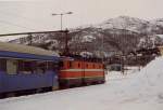 Rc6 mit Nachtzug nach Stockholm im Mrz 1999 in Narvik.