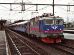 1392 mit Regionalzug Gteborg-Vsters-Stockholm auf Bahnhof Gteborg Central am 17-7-2000.