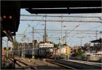 Rc6 1050 mit X2 438 von Gteborg Central nach Stockholm Central bei der Einfahrt in den Endbahnhof. 27.7.12