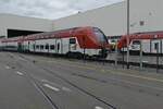 Zwei Steuerwagen und ein Mittelwagen für die schwedische Bahngesellschaft  Tåg i Bergslagen  im Werk St.