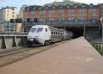 10.7.2010 14:30 SJ X2000 aus Stockholm Central nach stersund Central auf dem sdlichen Teil der Centralbron bei der Einfahrt in den Sderledstunneln.