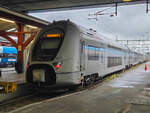 SJ X40 3720 steht mit einem IC nach Stockholm C in G�teborg C, 02.10.2026.