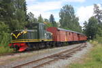 Diesellok #3, Typ Z6 (1954) der Museumsbahn  Upsala-Lenna-Jernväg  am 06.07.22 bei der Einfahrt in den Bahnhof Marielund.