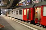 Bc-t der Veolia Schweden (S-VEO 51 86 50 30-314-3), eingereiht in den EN 300 von Berlin Hbf nach Malm Central am 14.04.2012 kurz vor der Abfahrt in Berlin Hbf (tief).