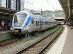 Ein Pendeltåg  Zug am 21.06.2016 im Bahnhof  Stockholm Centralstation.