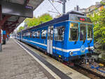 Stockholm Roslagsbanan Zug 143 auf der Linie 28 in Stockholms �stra, 12.05.2026.