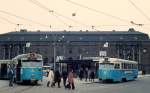 Gteborg Gteborg Sprvger SL 5 (Tw 765) / SL 1 (Tw 827) Drottningtorget / Centralstationen (Hauptbahnhof) am 9. Mai 1971.