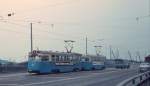 Gteborg GS SL 5 (Tw 807) auf der Brcke ber den Fluss Gtalv, Gtalvbron, am 9. Mai 1971. - Schwedisch 'lv' bedeutet Fluss, whrend 'bron' bedeutet Brcke.