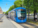 Stra�enbahn Stockholm Zug 742 auf der Linie 7 nach T-Centralen in Styrmansgatan, 10.05.2026.
