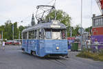 Triebwagen 333 auf der Djurgårdslinie in Stockholm. Diese Triebwagen werden als Ängbywagen bezeichnet, da sie auf der Strecke (Linie 11) nach Ängby (Islandstorget) eingesetzt wurden. 

Aufnahme: 27. Juli 2017.