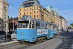 Oldtimer Tram 170 mit Baujahr 1954 der SL wartet an der Haltestelle Nybroplan.