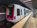 Stockholm Tunnelbana Zug 2392A2 auf der Linie 14 nach M�rby Centrum in Stadion, 12.05.2026.