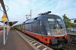 Hectorrail 242.516 Ferdinand (182 516) mit dem LOC1819 Flixtrain am 18.05.18 in Hanau Hbf 