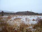 Rckwand der Ringlokschuppen-Ruine an der schwedisch-norwegischen Grenze, das einzige, was vom ehemaligen BW der LKAB brig geblieben ist, vom Zug leider nicht zu sehen, weil er in einer