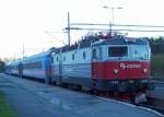 SSRT Rc6 1334 mit Regionalzug abfahrbereit nach Lulea am 08.10.2006 in Narvik.