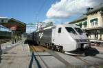 Ein X2000 der SJ bei der Einfahrt in den Bahnhof stersund C am 29.7.2008.
