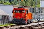 RhB Rangierlok Stadler Geaf2/2 20605 am 06.07.26 in Thusis beim Rangieren vom Bahnsteig aus fotografiert 