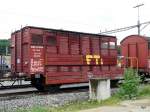 SBB - Dienstwagen Xs 40 85 94 35 122-8 Abgestellt im SBB Gterbahnhof von Biel-Bienne am 19.06.2010