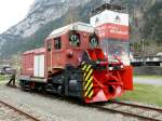 SBB - Schneeschleuder X rot m 98 abgestellt im Bahnofsareal in Erstfeld am 09.04.2012 .. Standpunkt des Fotografen auserhalb der Geleise ..