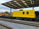 Der erste neuer Montagewagen XTmas 99 85 9236 501-4 von Harsco Rail, in Industriewerk Biel.
