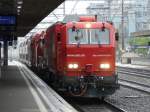 SBB - LRZ XTmas 99 85 91 74 003-5 beim Abschleppen einer Zrcher S-Bahn im Bahnhof Zrich Altsetten am 16.09.2013