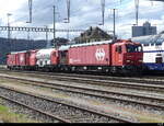 SBB - Bhf. Brugg mit dem SBB LRZ  XTmas 99 85 9174 003-5 am 17.04.2023