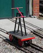 Diese Handdraisine ist funktionstüchtig! Ein seltenes Fortbewegungsmittel auf der 7 1/4 - Spur.