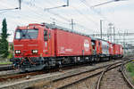 Löschzug Basel XTmas 99 85 9174 002-7 durchfährt den Bahnhof Pratteln.