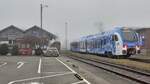 Wasserstoffzug von Stadler Rail für den Einsatz in Kalifornien am 14.02.2023 in Ramsen. Foto: Reinhard Bolle (Genehmigung zur Veröffentlichung liegt vor).

Laut  rheintaler.ch  werden noch bis Mai mit dem Flirt H2 Testfahrten auf der stillgelegten Bahnstrecke zwischen Ramsen und Hemishofen durchgeführt.