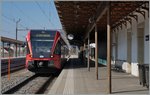 Der SBB RABe 526 281, unterwegs als RE von La Chaux-de-Fonds nach Biel/Bienne beim kurzen Halt in St-Imier.