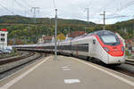 Die neusten und modernsten Triebzüge der SBBB, RABe 502/RABDe 502 Twindexx von Bombardier sowie RABe 501 Giruno von Stadler Rail im Bahnhof Baden am 17.