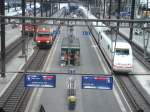 Links der IC nach Interlaken und Rechts der ICE nach Zrich Hb. Aufgenommen am 21.07.07 Basel SBB