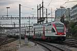 Nachschuss auf den ausfahrenden 511 121 am 25.10.2014 aus Basel SBB, als dieser auf dem Weg nach Zürich Flughafen war.