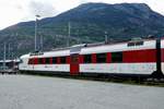 Der Domino Triebwagen von RegionAlps  RA16  RBDe 560 DO RA 94 85 7 560 416-0 CH-RA am 23.7.18 beim Bhf Brig abgestellt.