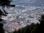 Stadt und Bahnhof Chur aus der Vogelperspektive. Die Altstadt wird durch die Gleisanlagen der RhB und SBB von der Neustadt getrennt. (19.09.2006)