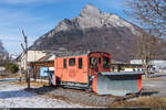 SBB Tm II 631 mit Schneepflug als Denkmal am 9. Januar 2021 in Sargans.