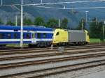 Siemens Dispolok Taurus steht mit einem Israelischen Testzug im Knotenbahnhof Sargans.