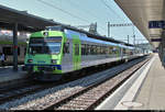 ABt 942 (50 85 80-35 942 CH-BLS) mit zwei Zwischenwagen und dem Triebwagen RBDe 566-II/RBDe 4/4II ??? der BLS AG als R 6726 nach Interlaken Ost (CH) steht in seinem Startbahnhof Spiez (CH) auf Gleis 2.
[24.7.2019 | 15:09 Uhr]