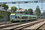 RABe 535 120-0  Lötschberger  der BLS AG wurde von Rangiertraktor Tea 245 024-5 in die Abstellgruppe des Bahnhofs Spiez (CH) gebracht und parkt dort nun vorübergehend.